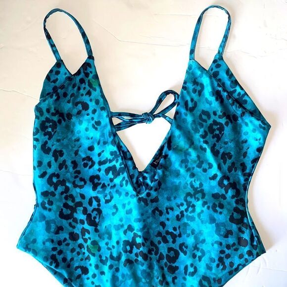 BooHoo, Teal Leopard Print, Deep V-Neck, One Piece Swimsuit, US Size 12, NEW - Picture 8 of 16